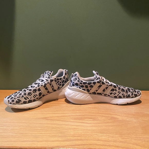 adidas Shoes - Adidas Swift Run 22 Leopard Print running shoe. Womens Size 8